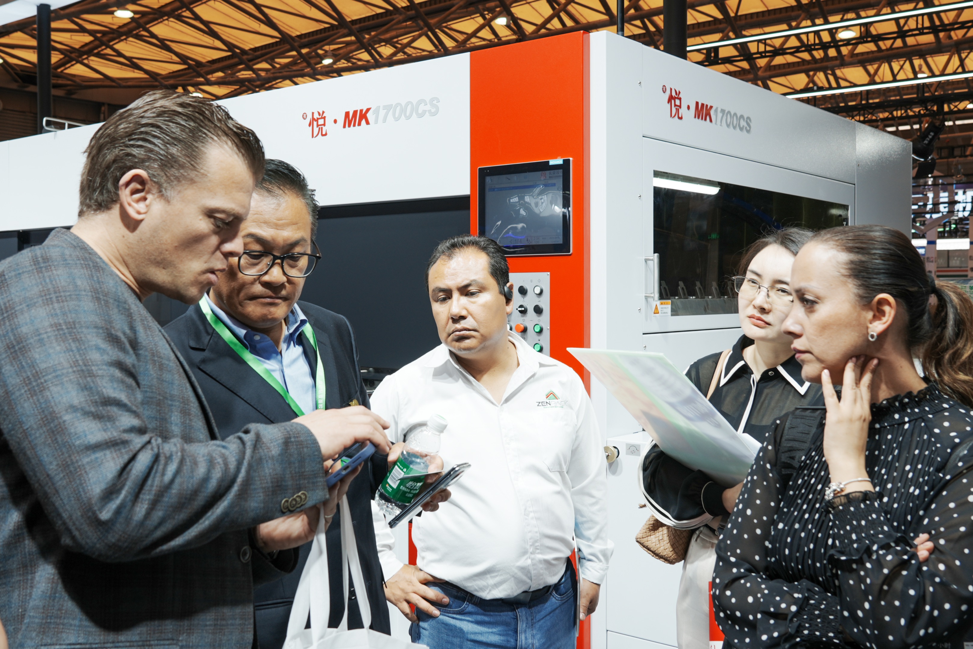 長榮閃耀 WEPACK，大幅面模切機成為全球 “焦點”